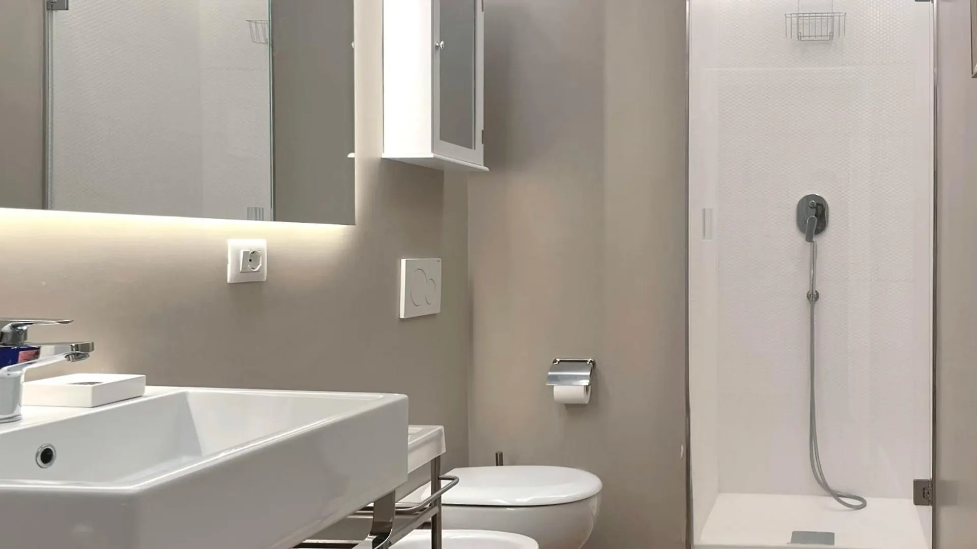 Luxury Art Apartment In Florence