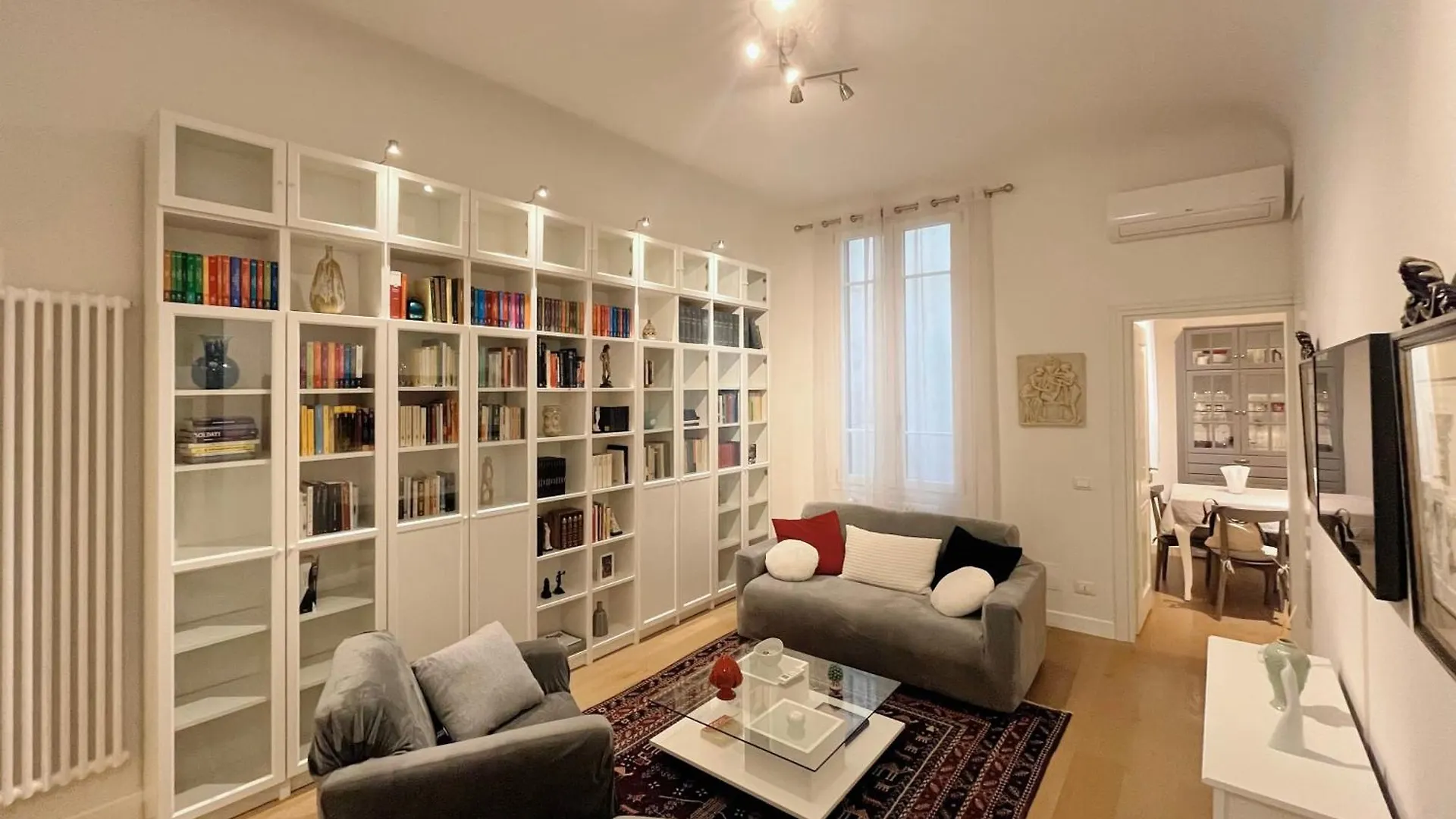 Luxury Art Apartment In Florence Italy