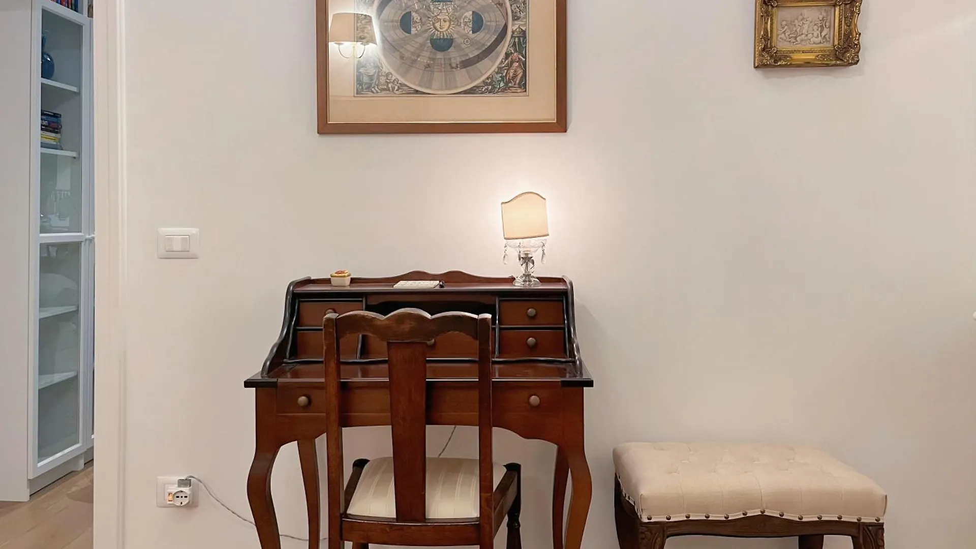 Luxury Art Apartment In Florence Italy